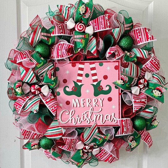 🧝‍♀️ Merry Christmas Elf Wreath – Pink & Peppermint Fun! 🎄 - Picture 1 of 6